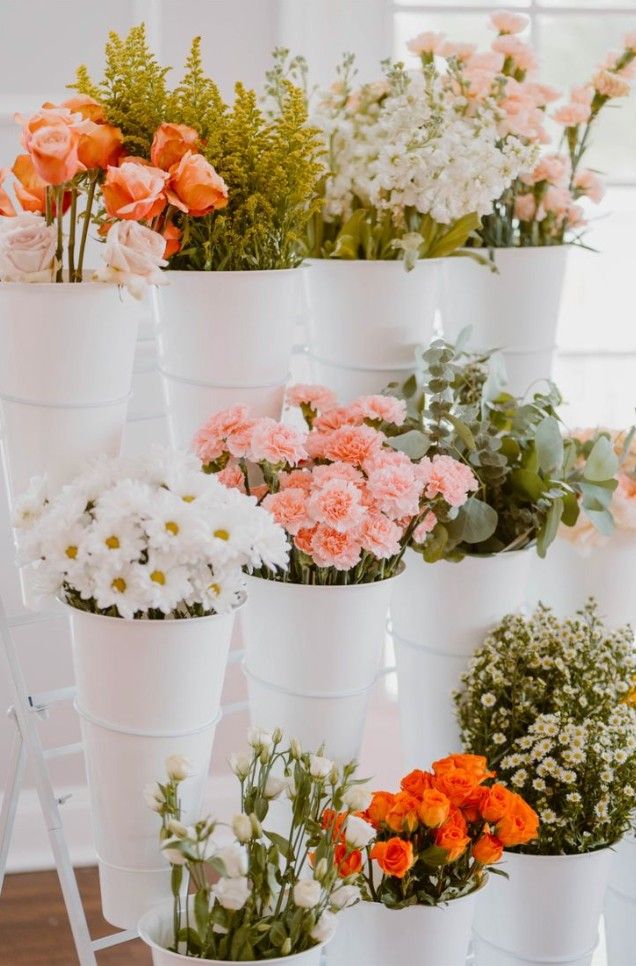 Valentine's Day Market & Flower Bar: create a vintage bud vase