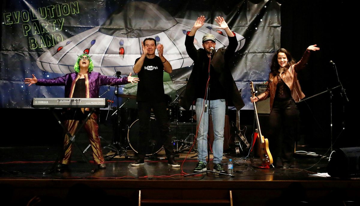 2-ESPECTACULO MUSICAL FAMILIAR: EVOLUTION PARTY BAND