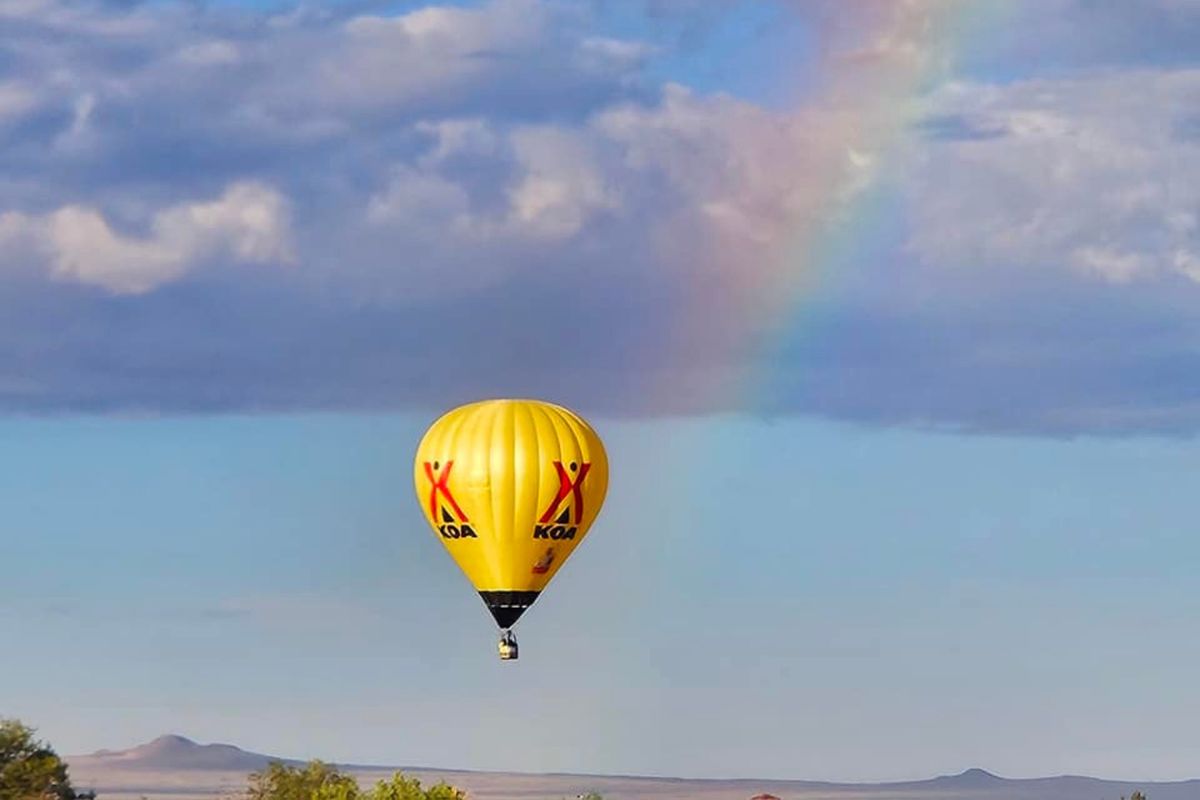 Hot Air Balloon Rides & Evening Balloon Glow