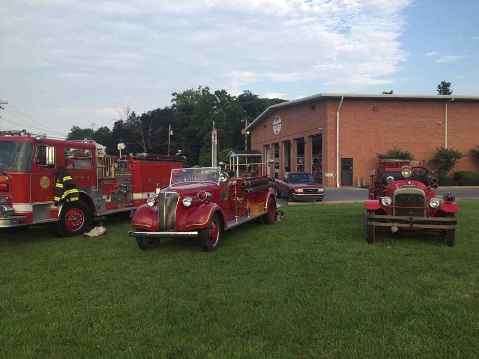 Cruise In and Cake Auction