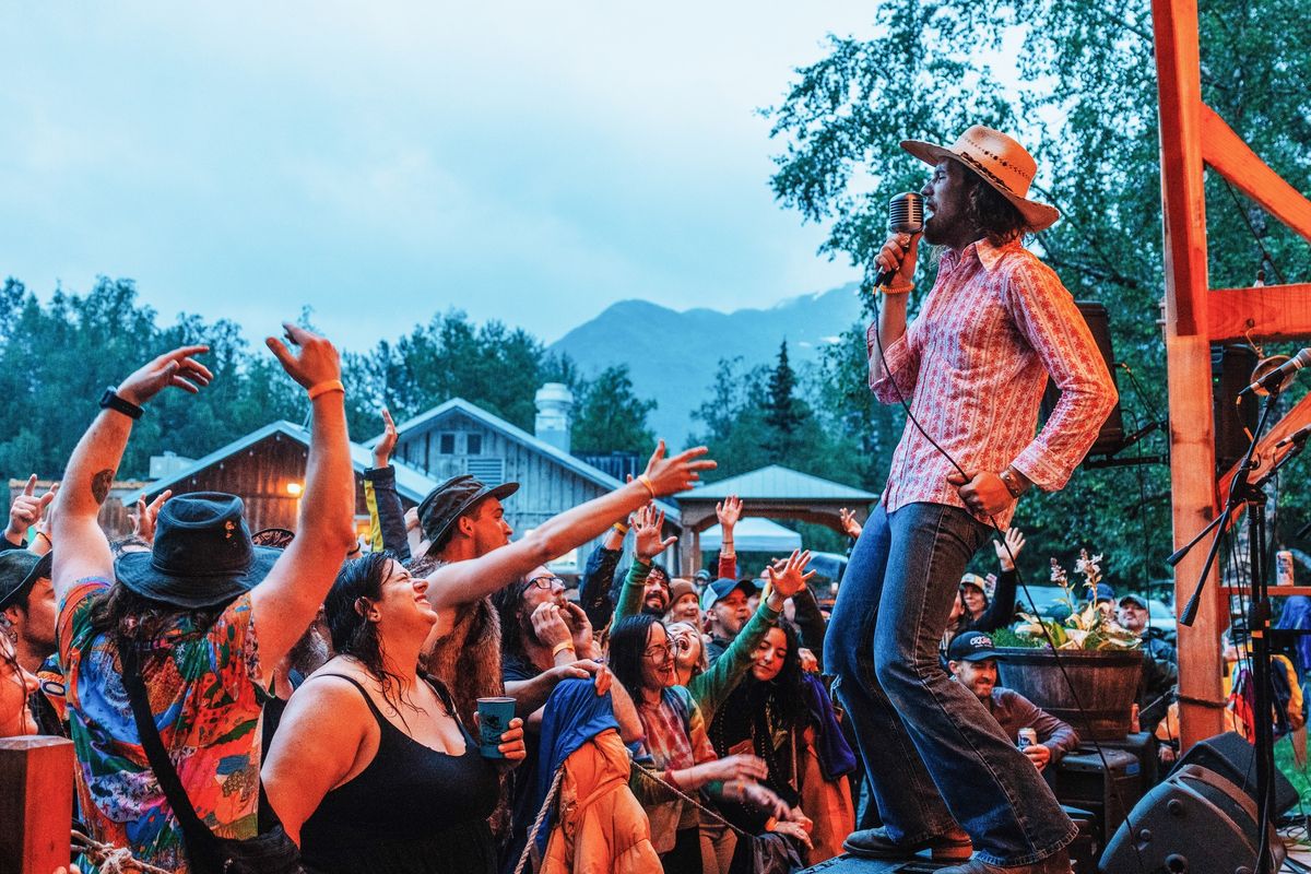 Diggin' Dirt at Bear Tooth Theatrepub