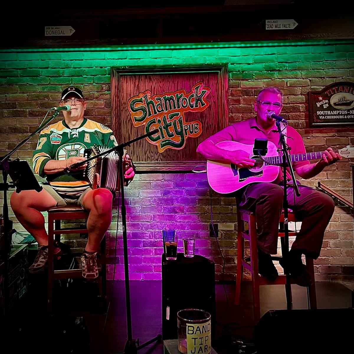 S\u00edoch\u00e1na Duo - Darrin and Wayne at Shamrock City Pub Goulds 