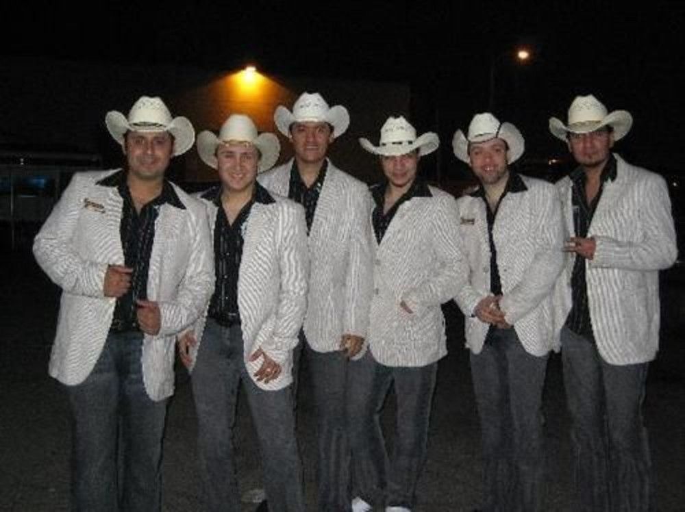 Los Tiranos Del Norte in Santa Rosa