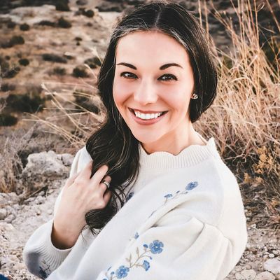 Dr. Laura Ricci, PT, DPT, WHNC, NBC-HWC