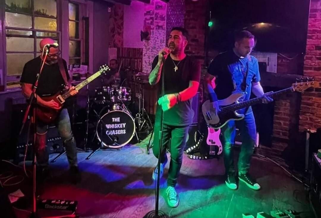 The Whiskey Chasers! @ The Old Crown Inn, Snarestone 