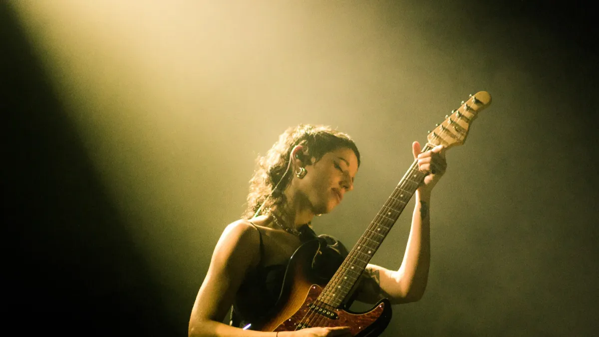 Travis Birds, Nadia Alvarez in Le\u00f3n