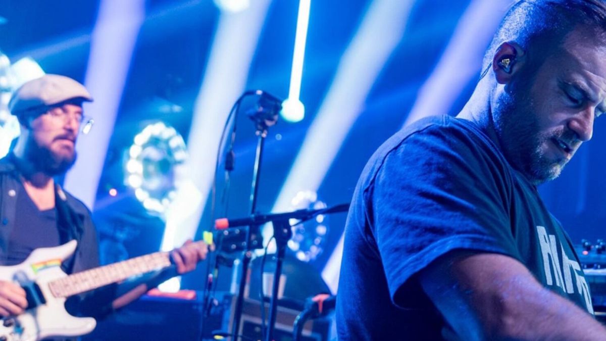 Parking Band of Skulls with Tom Hamilton (18+)