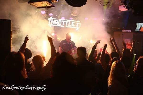 Throttle 21 Rockin' Christmas at Bud's!!!