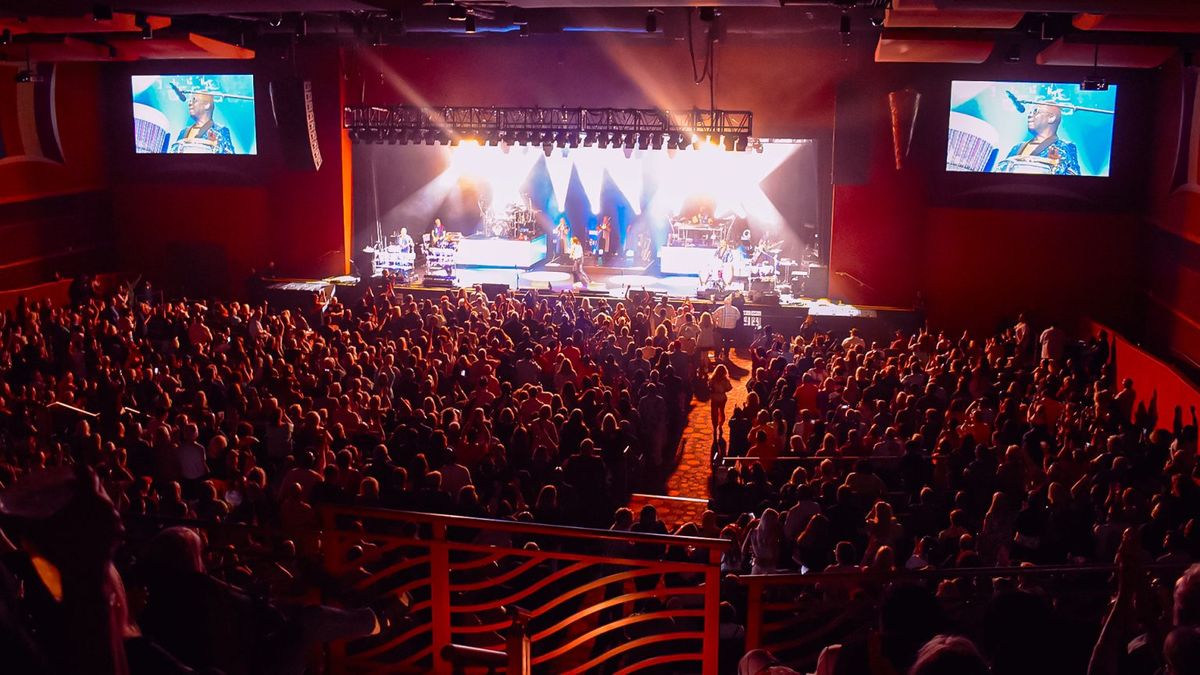 Bonnie Raitt at Showplace Theatre - Riverwind Casino