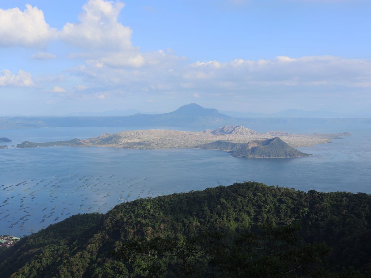 The Floor is Lava sa Taal Volcano