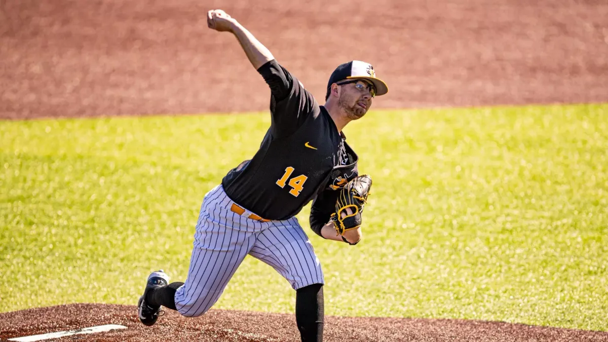 Parking Gardner-Webb Runnin' Bulldogs at Appalachian State Mountaineers Wrestling