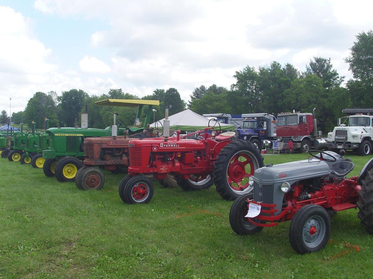 Spring Antique MachineryTractor Show