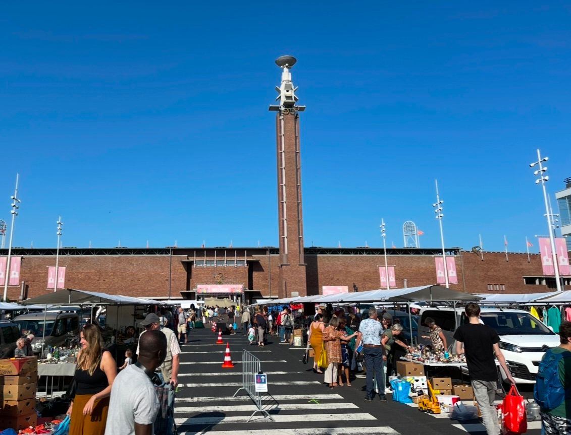 Mega Openlucht VLOOIENMARKT Amsterdam 11 mei 