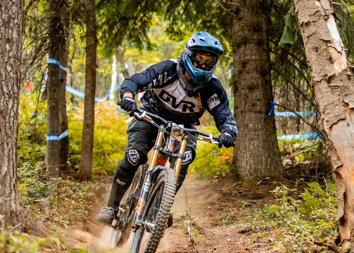 Silveroxx Super D: Top-to-Bottom Mountain Bike Race