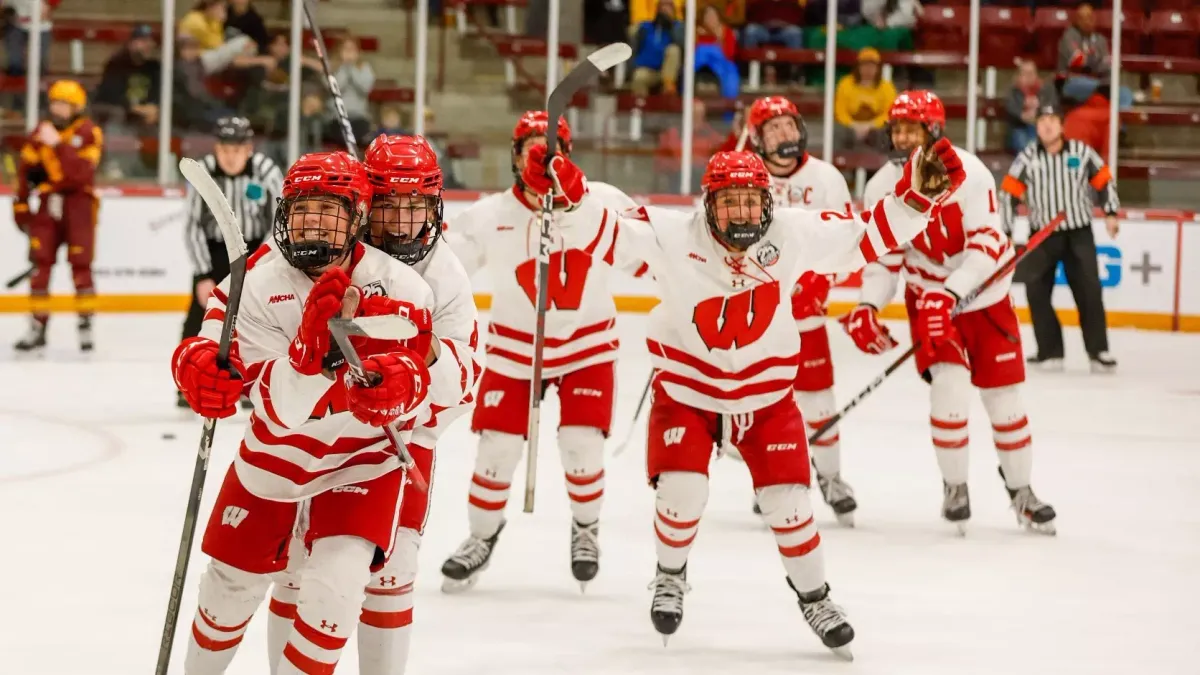Parking Minnesota Golden Gophers at Wisconsin Badgers Womens Hockey