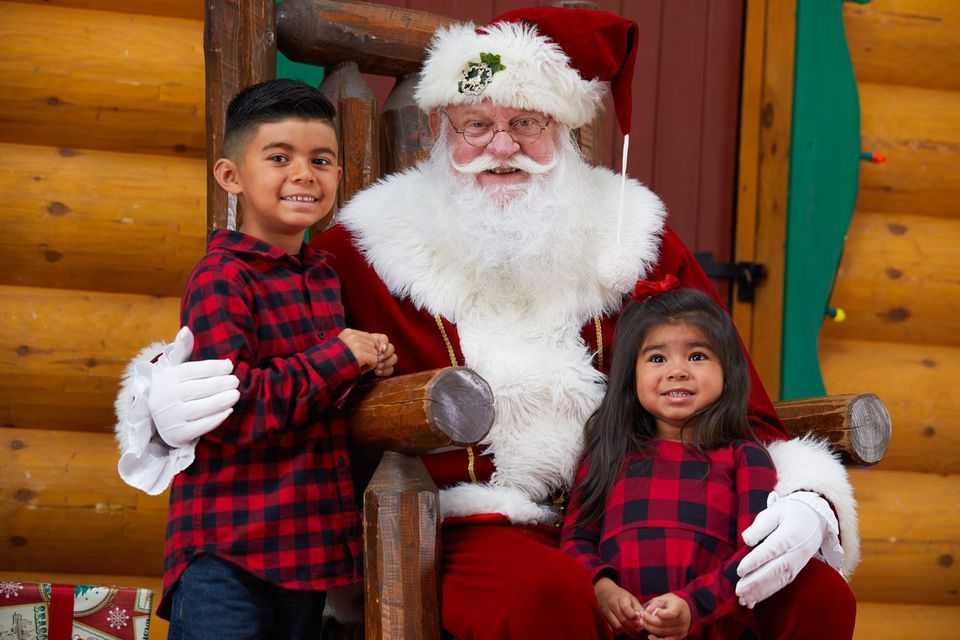 Pictures with Santa at Bass Pro Shops, Bass Pro Shops WV