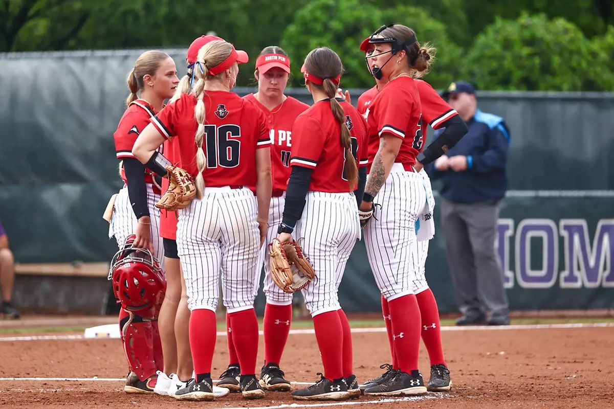 Parking Austin Peay Governors at Lipscomb Bisons Womens Basketball