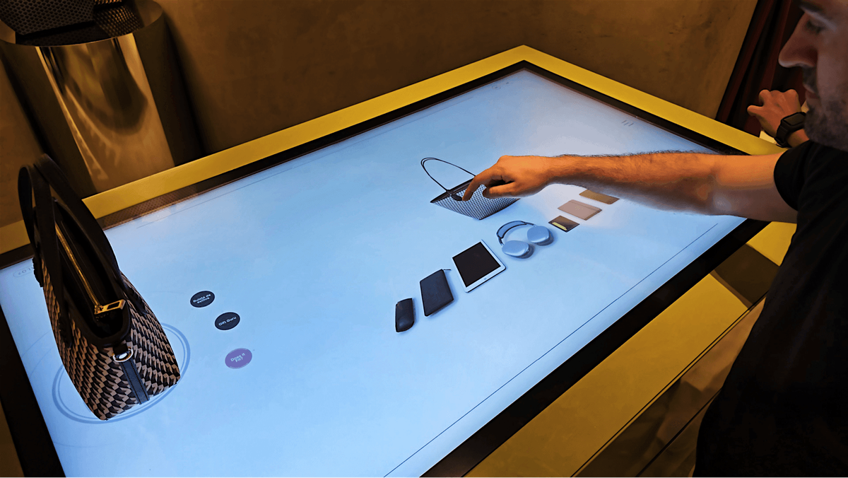 Dise\u00f1o phygital para eventos y retail