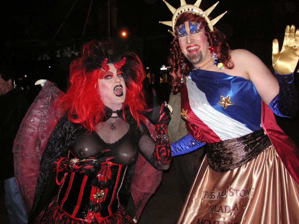 Halloween Party: Hell's Belles