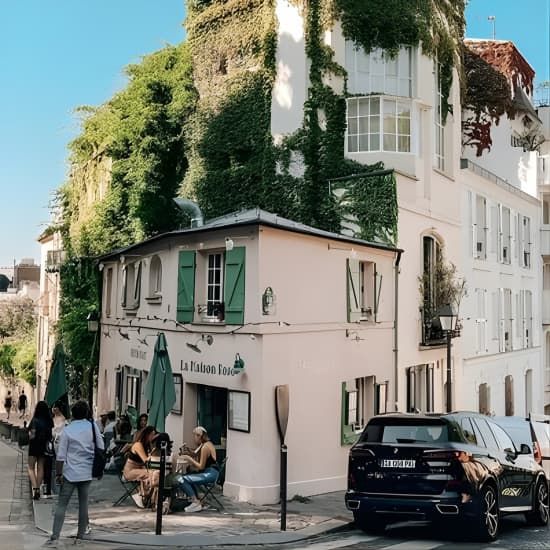 Small Group Walking Tour of Montmartre