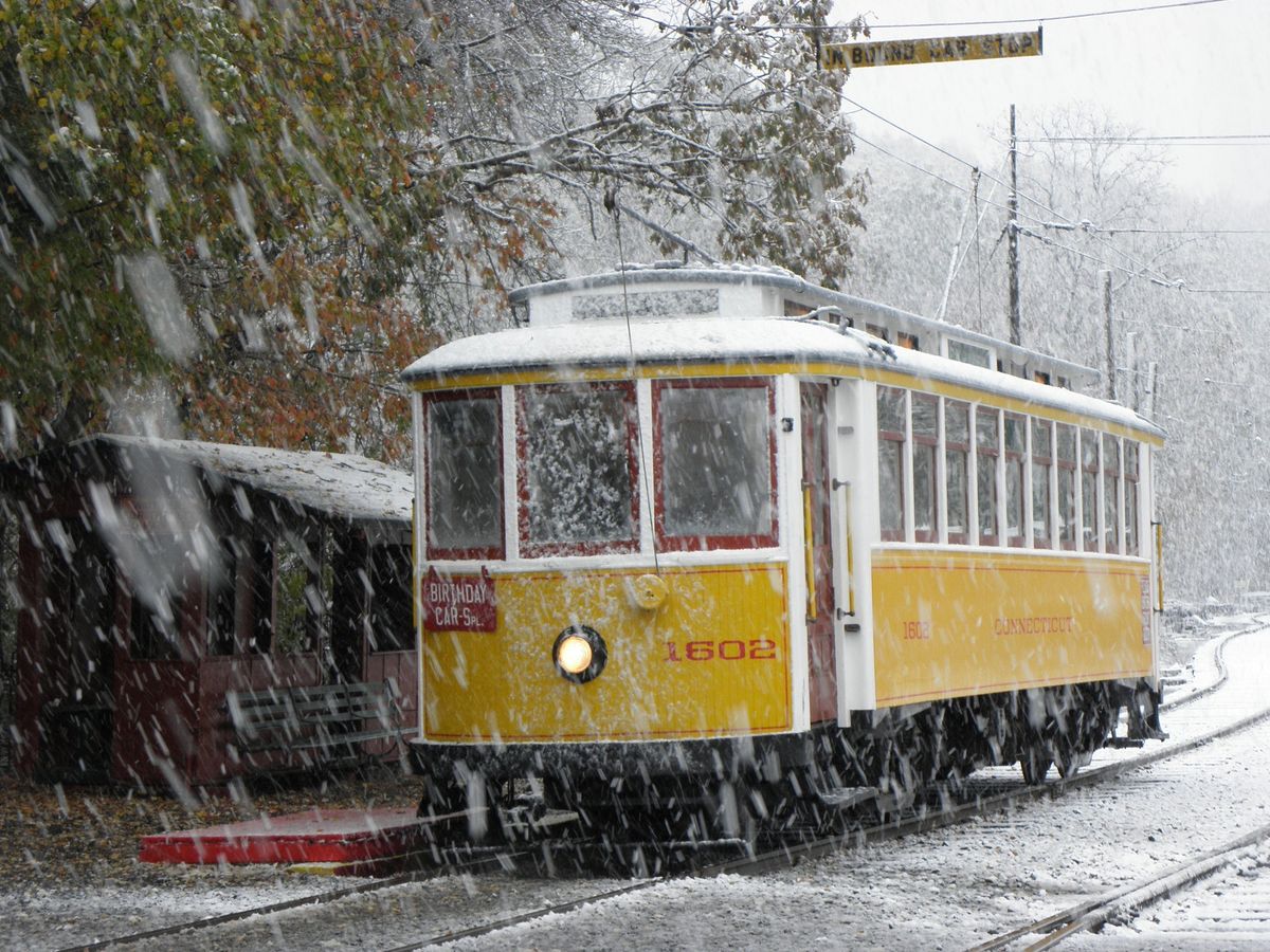 \ud83c\udf84 Holiday Trolley Rides & Tours During Christmas Break \ud83c\udf84