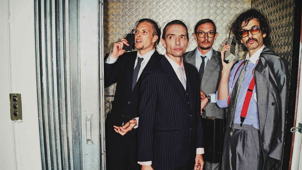 THE DARKNESS: Dreams on Toast