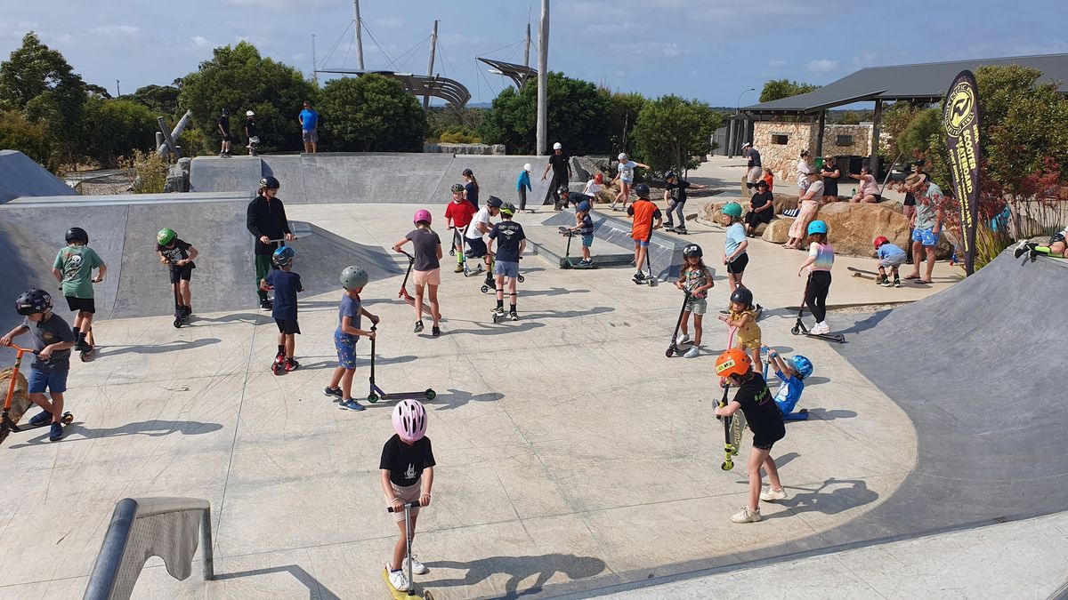 Falcon skatepark jam session - BMX, Skateboard, Scooter