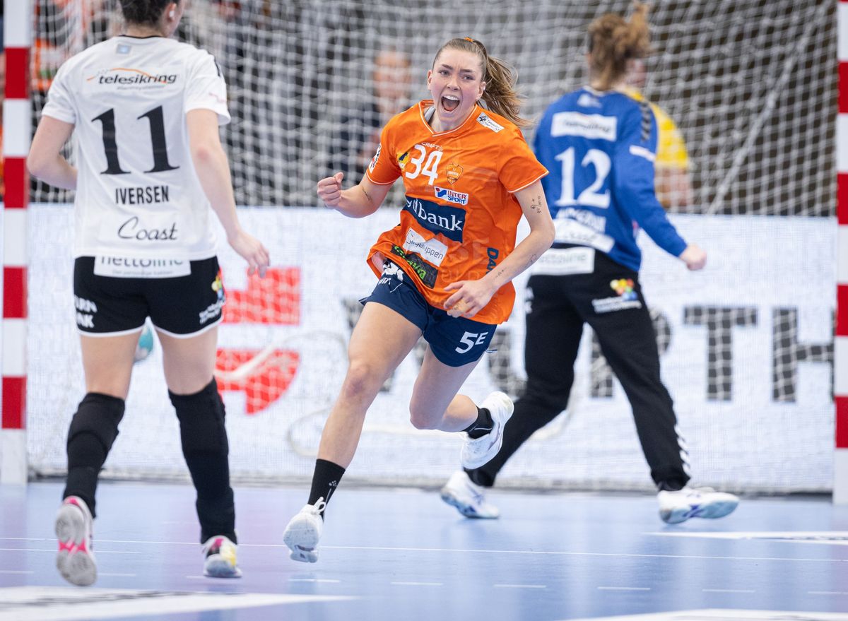 Handball Match: Odense H\u00e5ndbold vs. Skanderborg H\u00e5ndbold