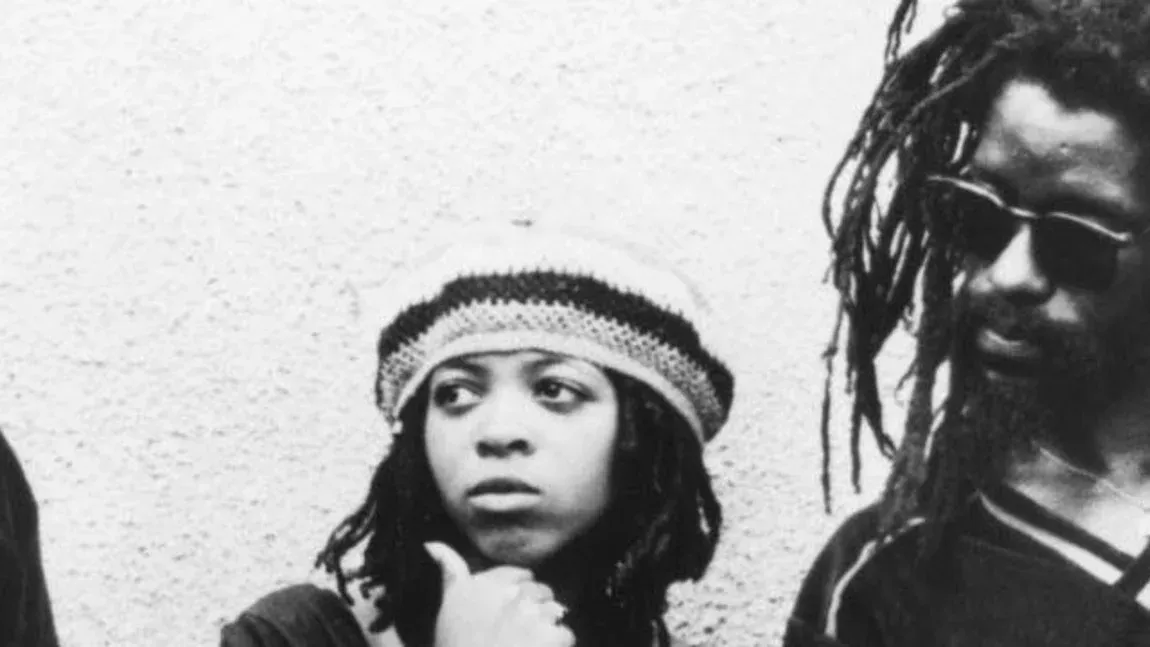 Black Uhuru, Earthstrong in Los Angeles