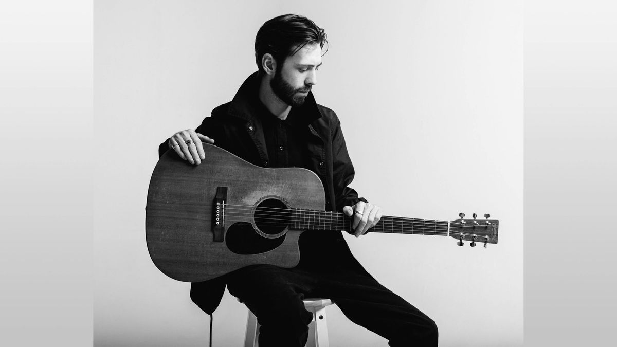 Laurence Jones (Solo Acoustic)