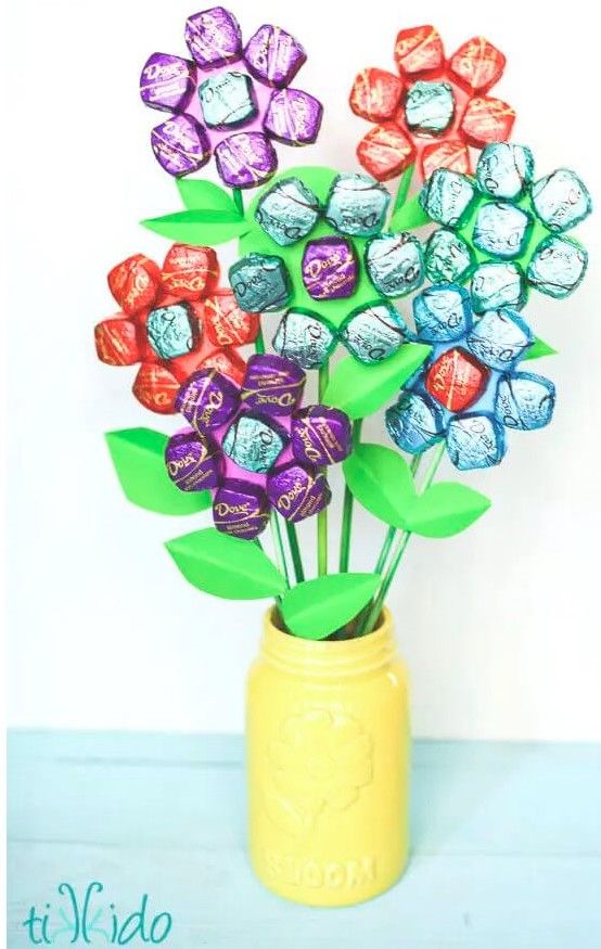 Let\u2019s Craft! Candy Flowers in Little Red Schoolhouse