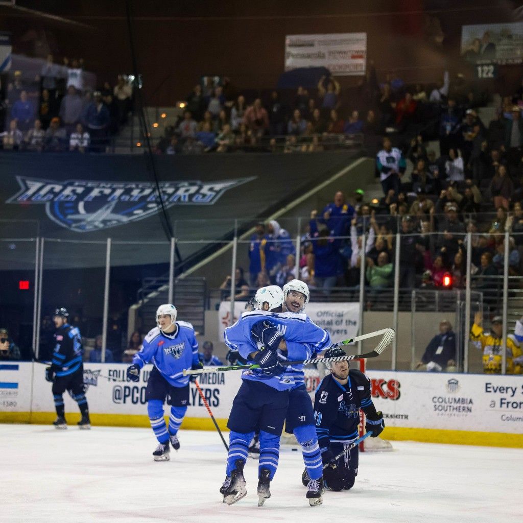 Macon Mayhem at Pensacola Ice Flyers at Pensacola Bay Center