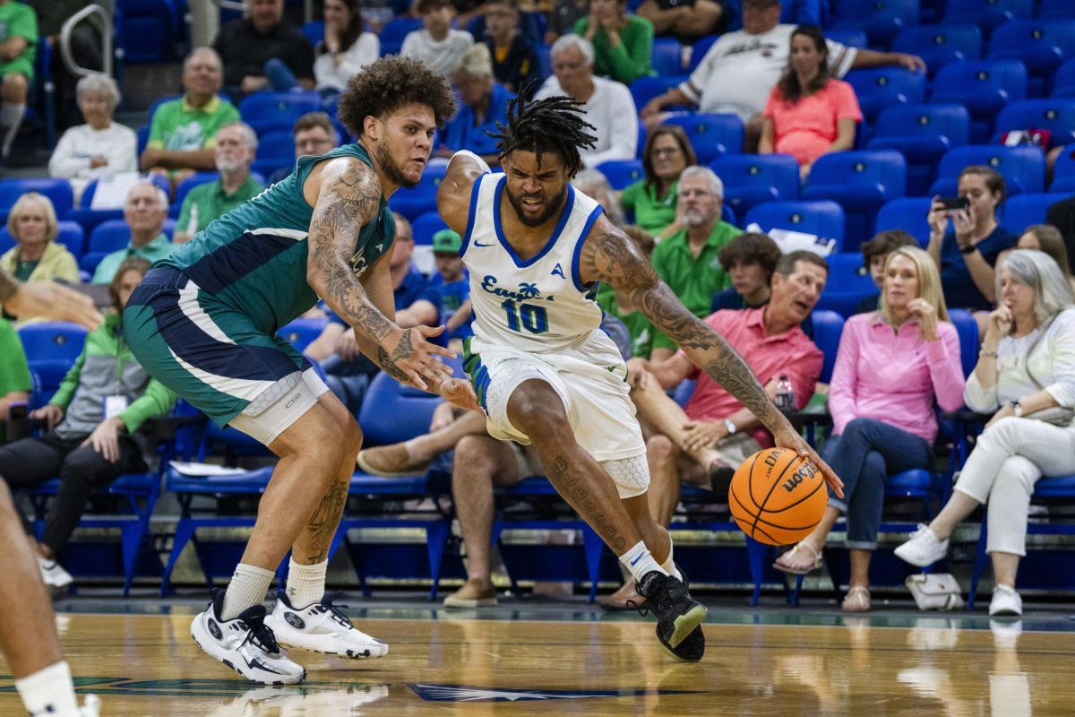 Parking UNC Wilmington Seahawks at Hampton Pirates Mens Basketball