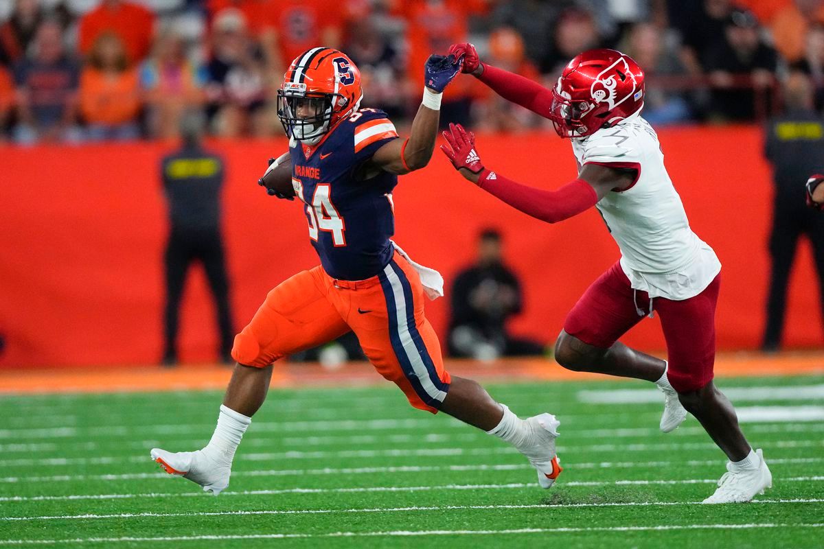 UConn Huskies at Syracuse Orange Football