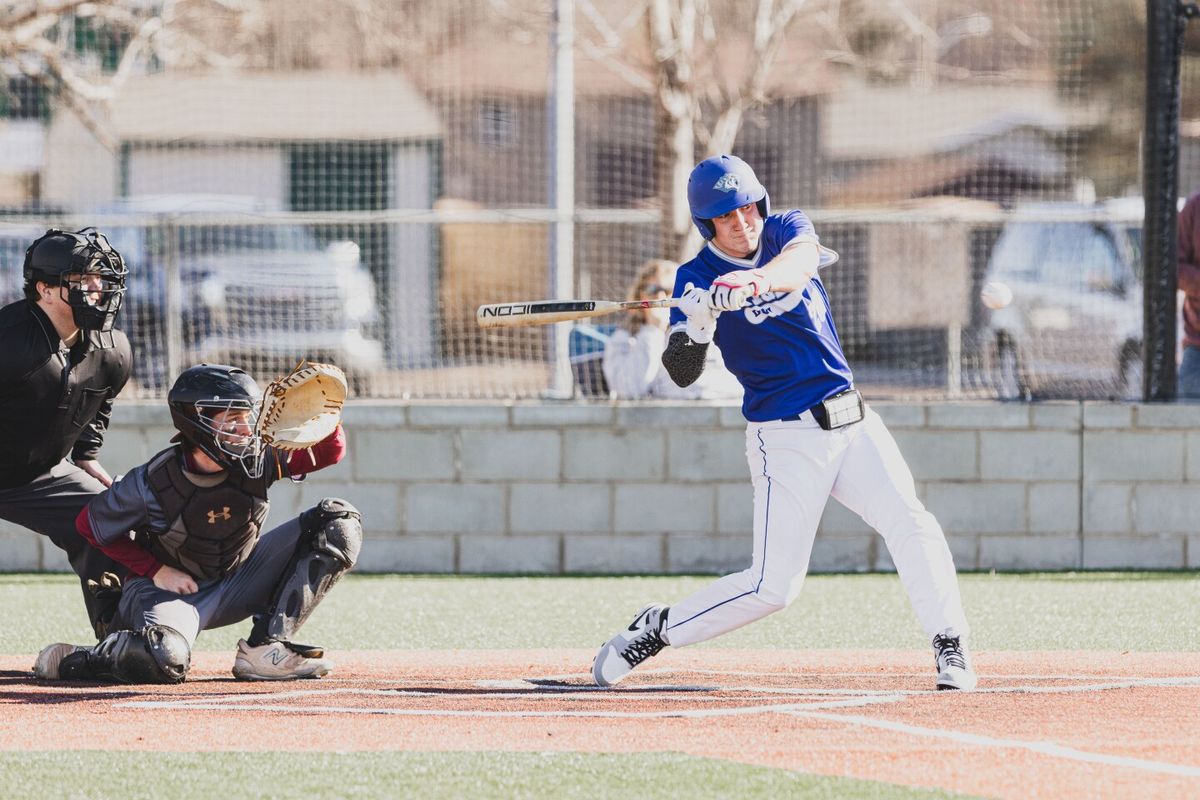 Parking Dakota Wesleyan Tigers at South Dakota State Jackrabbits Mens Basketball