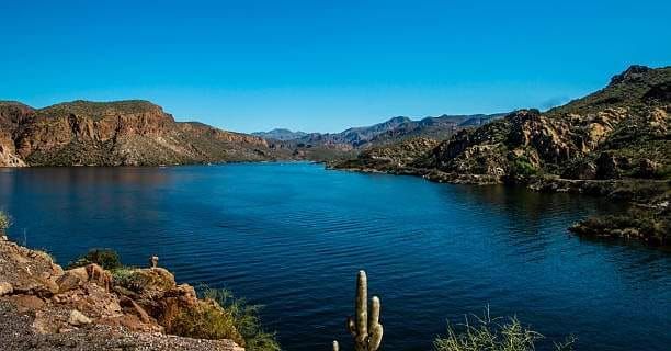 Kayaking at Canyon Lake - An Afternoon paddle