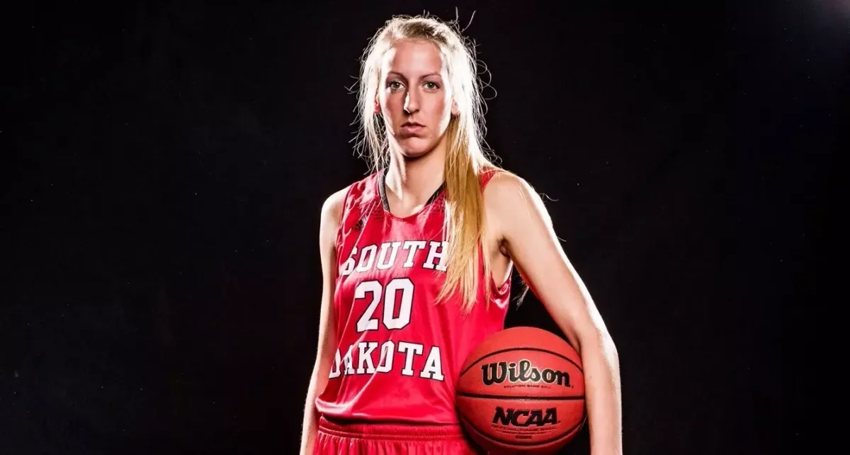 Parking South Dakota Coyotes at Omaha Mavericks Mens Basketball