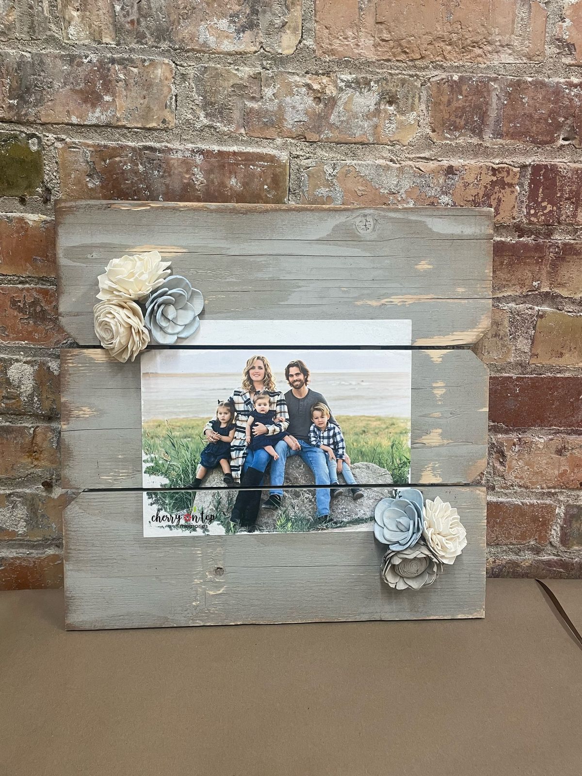 Rustic Photo Pallet