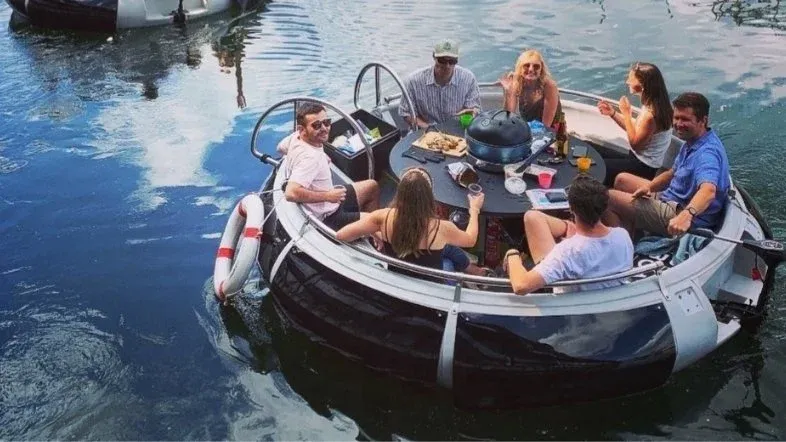 Donut Boat Ride with Customized bar\/soundtrack on Lake Travis