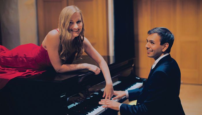 Vieness Piano Duo: Yuletide Duets