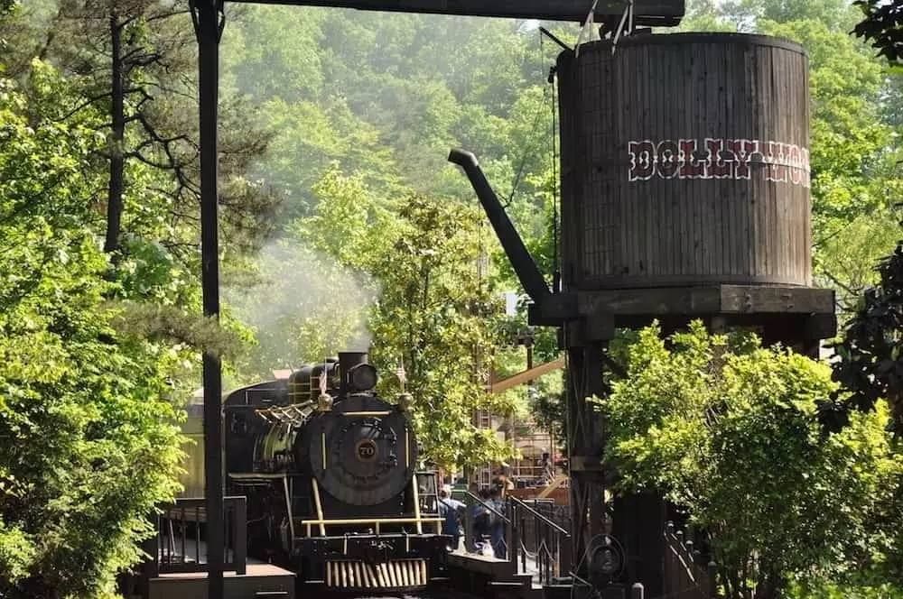 SOLD OUT \ud83c\udfa2 A Day at Dollywood Weekend Getaway in Gatlinburg \ud83c\udf1f Just $249 Per Couple