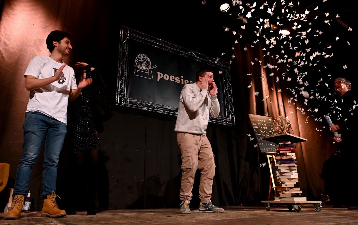 Poesieschlacht-punkt-acht. Der D\u00fcsseldorfer Poetry Slam im zakk.