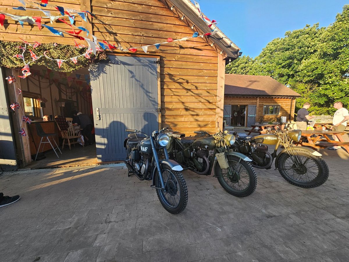 THE OLD BOOT BIKERS \u300b\u300a VELOCE CLUB - IN THE BARN 