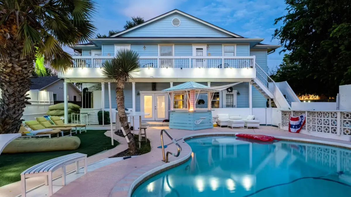 Karaoke Party for Ria\u2019s 30th B-Day!