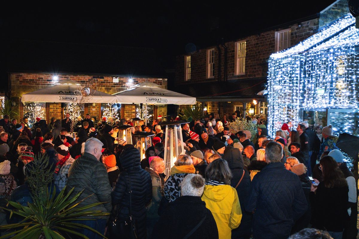 CAROLS IN THE COURTYARD FROM 7:30PM 