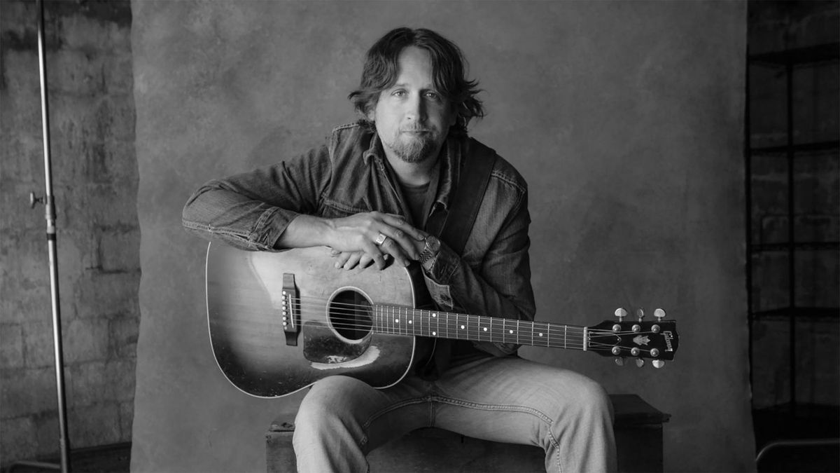 Hayes Carll \/ Band of Heathens and Brennen Leigh