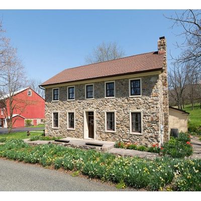 Ridgewood Winery on Daffodil Hill Farm