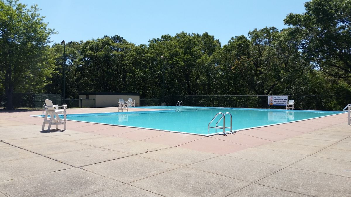 PUBLIC OUTREACH MEETING - re:  VETERAN'S MEMORIAL POOL RECONSTRUCTION