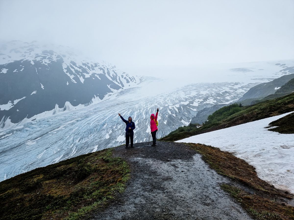 Road-Trip in Alaska: Kenai Fjords and Glacier Bay National Parks, with moderate hikes