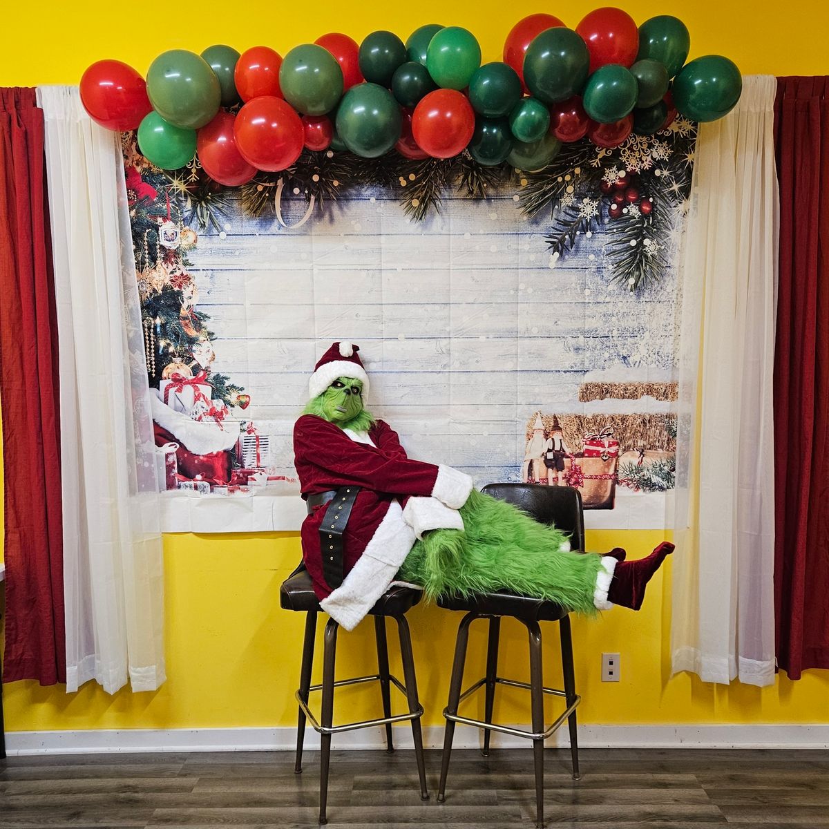 Cookie decorating with the Grinch!